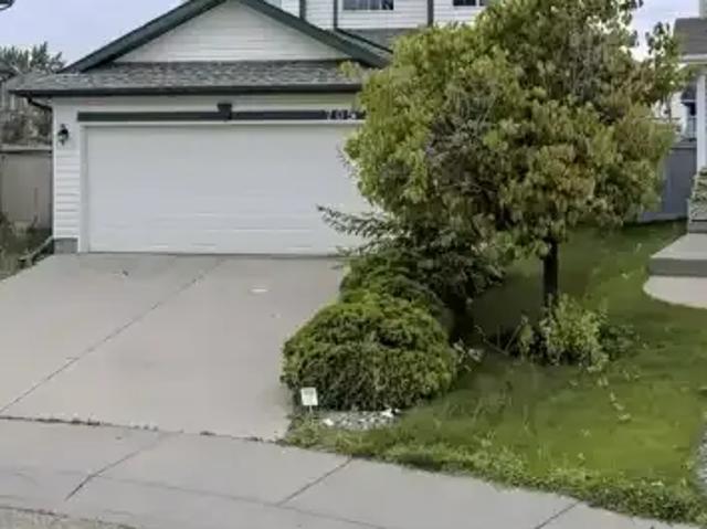 3 Bedroom House Edmonton AB 104434358