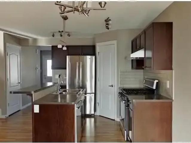 3 Bedroom House Edmonton AB 104598445