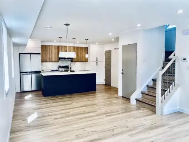 3 Bedroom House Edmonton AB 104711530