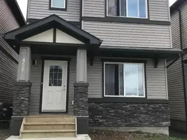 3 Bedroom House Edmonton AB 104711595