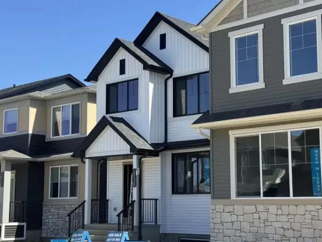 3 Bedroom House Edmonton AB 104824571