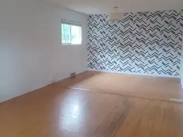 3 Bedroom House Edmonton AB 105023321