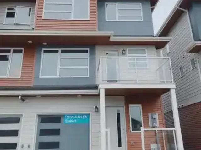 3 Bedroom House Edmonton AB 102204155