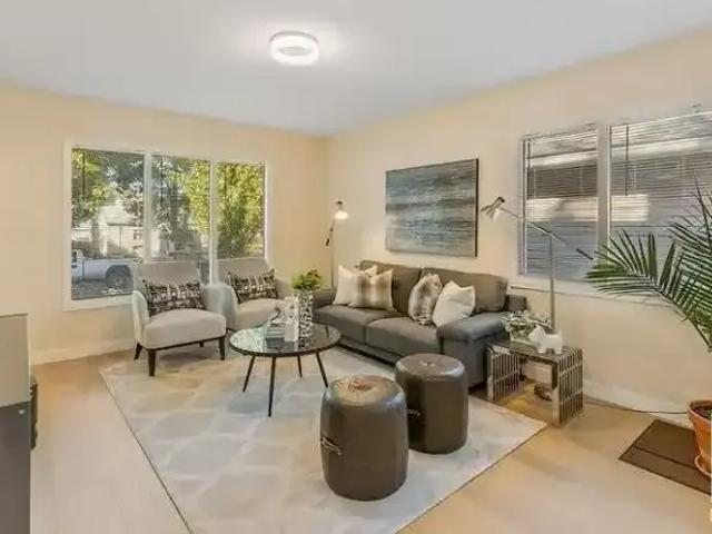 3 Bedroom House Edmonton AB 102339052