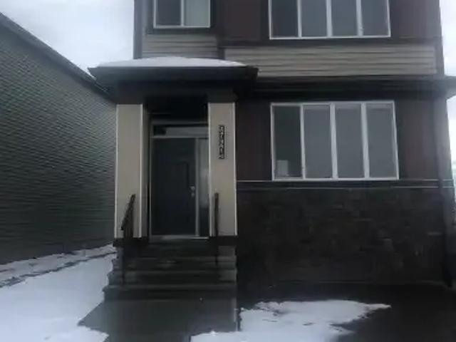 3 Bedroom House Edmonton AB 102752187