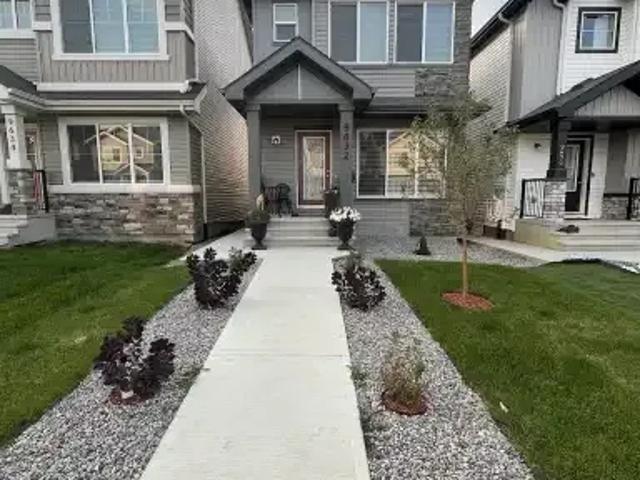 3 Bedroom House Edmonton AB 102770762