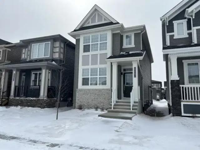 3 Bedroom House Edmonton AB 102883527