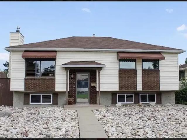 3 Bedroom House Edmonton AB 102951558