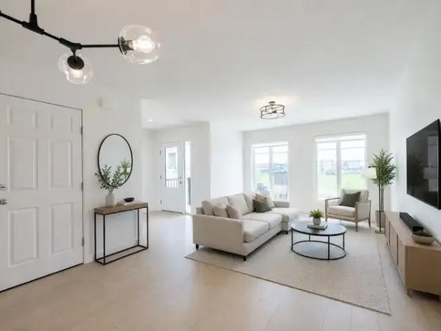 3 Bedroom House Edmonton AB 103011760
