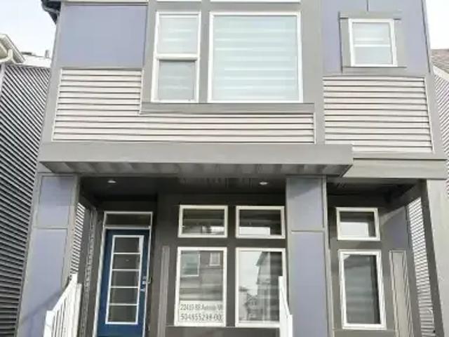 3 Bedroom House Edmonton AB 103215886