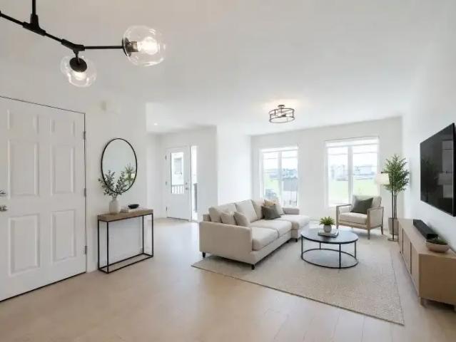 3 Bedroom House Edmonton AB 103611638