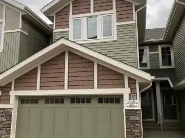 3 Bedroom House Edmonton AB 103652797