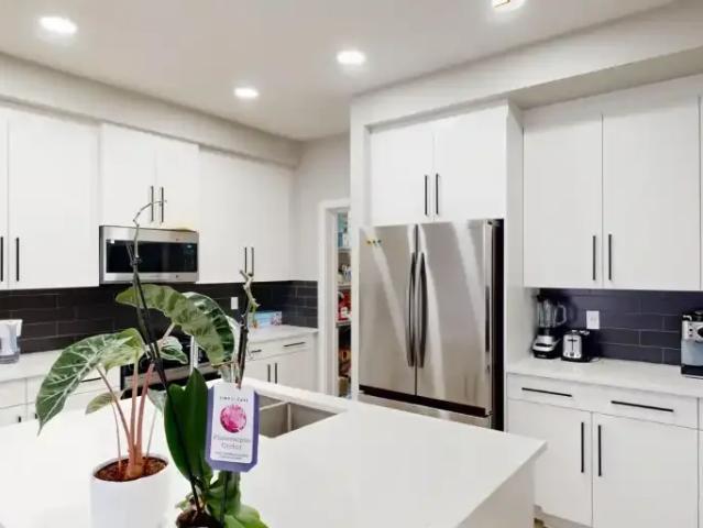 3 Bedroom House Edmonton AB LS102846553