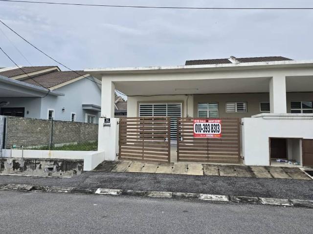 3 Bedroom House for rent in Batu Gajah, Perak