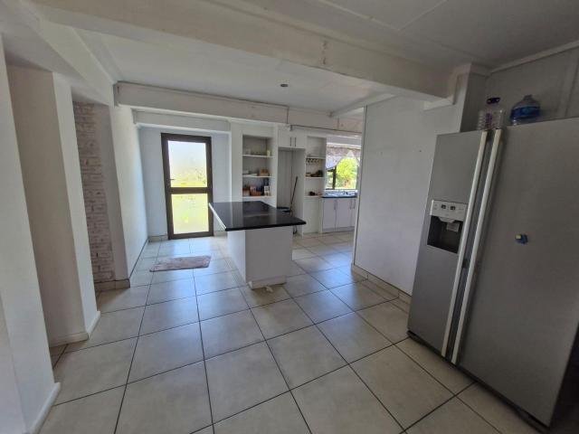 3 Bedroom House For Sale in Cove Rock
