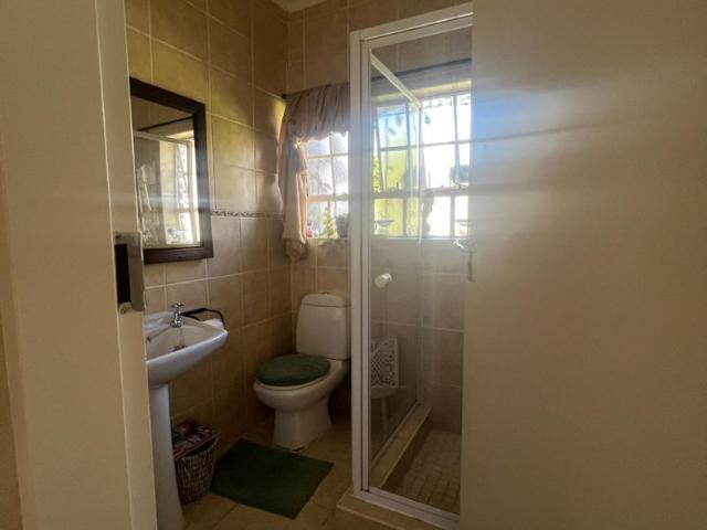 3 Bedroom House For Sale in Constantia Kloof