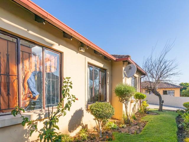 3 Bedroom House For Sale in Cosmo City