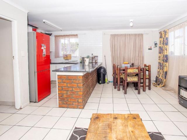 3 Bedroom House For Sale in Cambridge