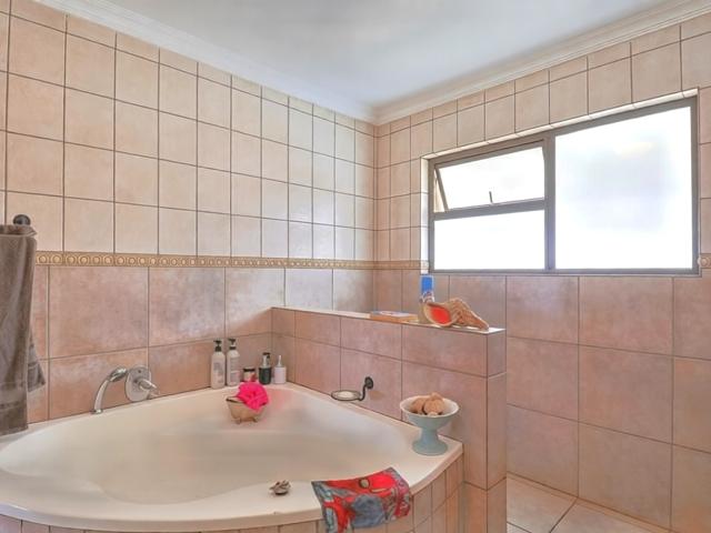3 Bedroom House For Sale in Caribbean Beach