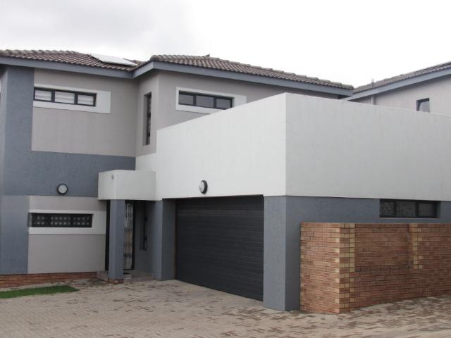 3 Bedroom House For Sale in Centurion Central