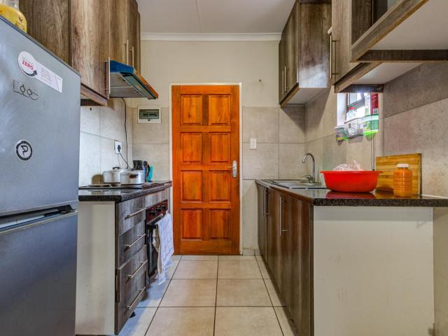3 Bedroom House For Sale in Chloorkop