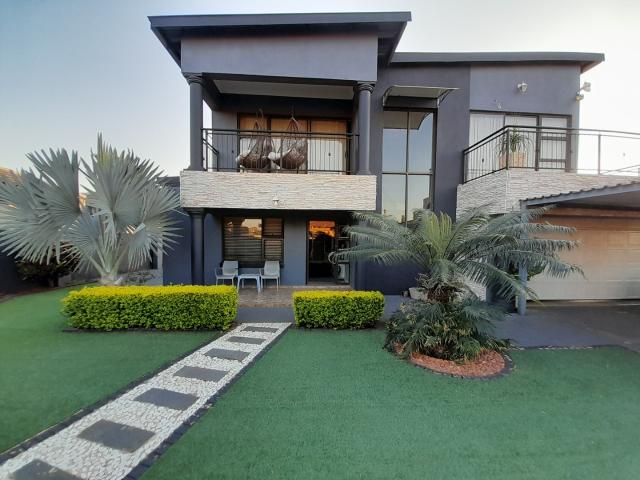 3 Bedroom House For Sale in Chroompark