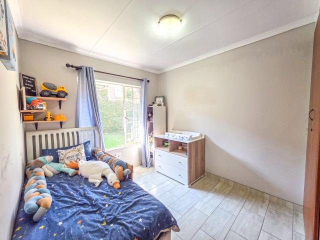 3 Bedroom House For Sale in Clubview