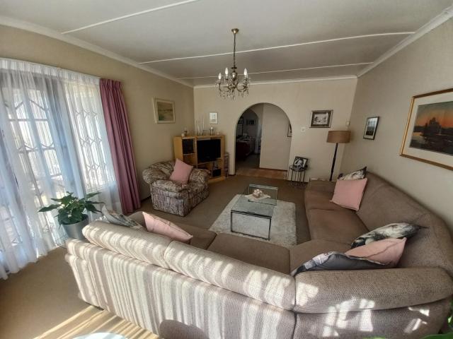 3 Bedroom House For Sale in Clarendon