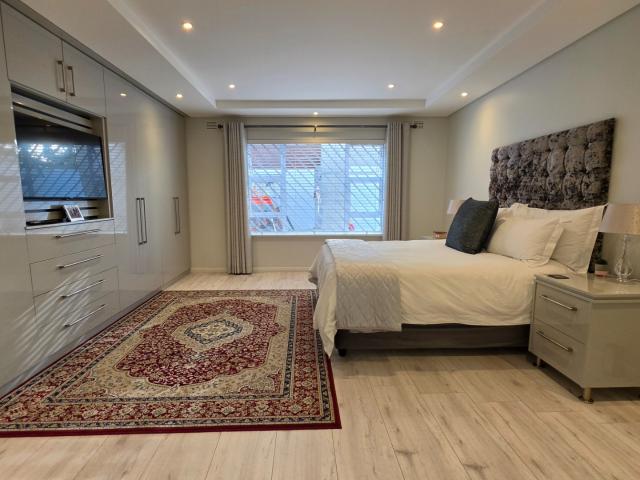 3 Bedroom House For Sale in Crawford