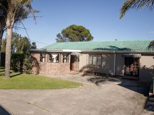 3 Bedroom House For Sale in Amalinda