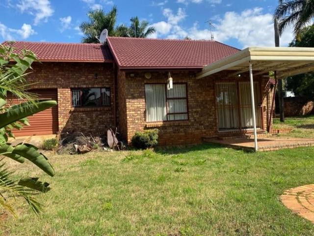3 Bedroom house for sale in Amandasig, Akasia
