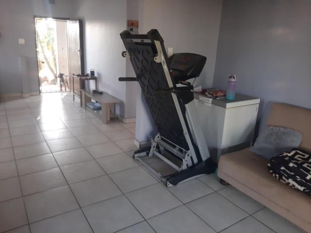 3 Bedroom House For Sale in Amanzimtoti