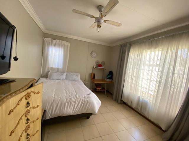 3 Bedroom House For Sale in Annlin