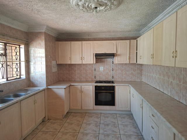 3 Bedroom House For Sale in Annlin