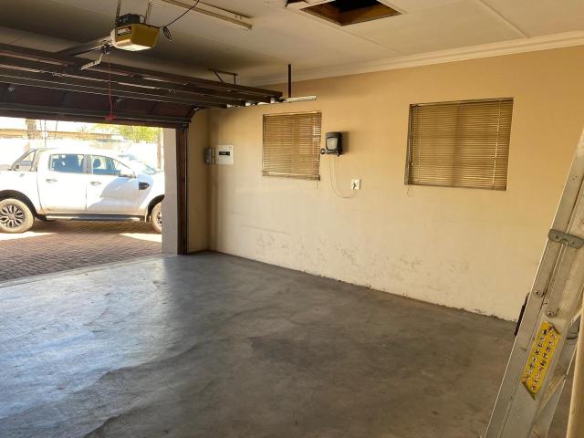 3 Bedroom House For Sale in Aerorand