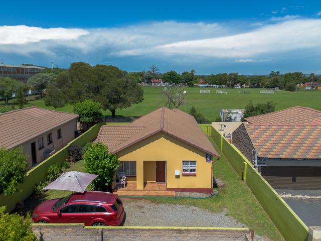 3 Bedroom House For Sale in Alveda