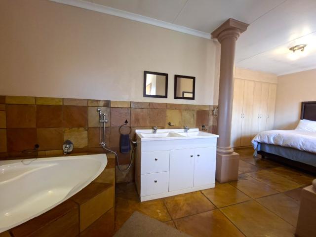 3 Bedroom House For Sale in Albemarle
