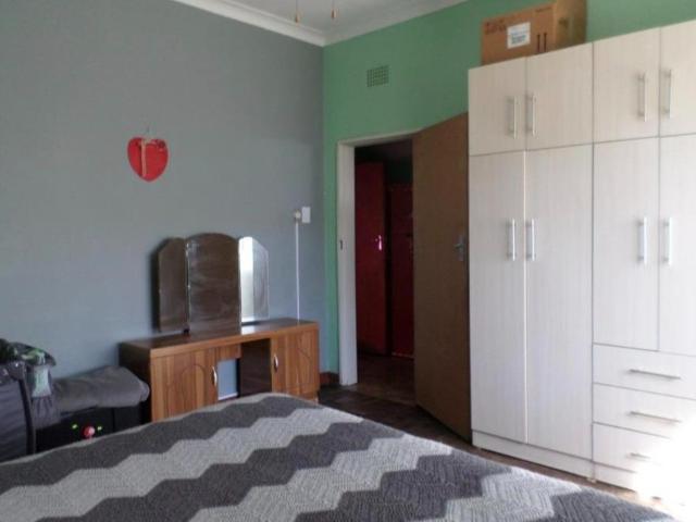 3 Bedroom House For Sale in Alberton North