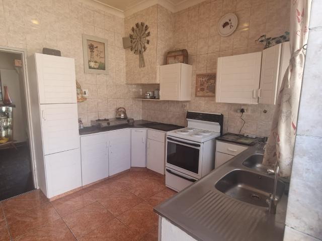 3 Bedroom House For Sale in Alberton North