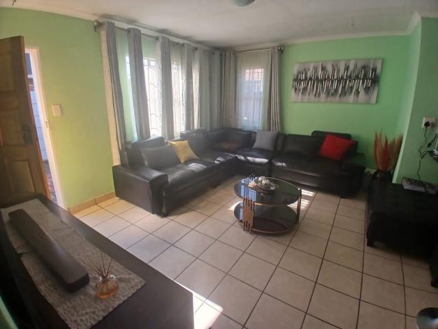 3 Bedroom House For Sale in Albertsdal