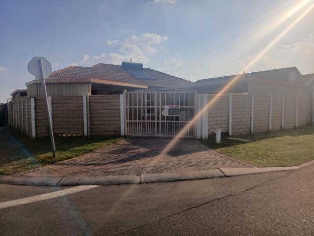 3 Bedroom House For Sale in Albertsdal