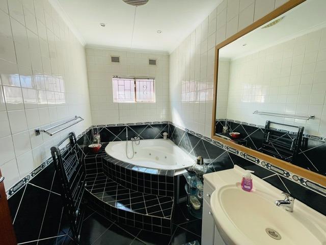 3 Bedroom House For Sale in Allandale