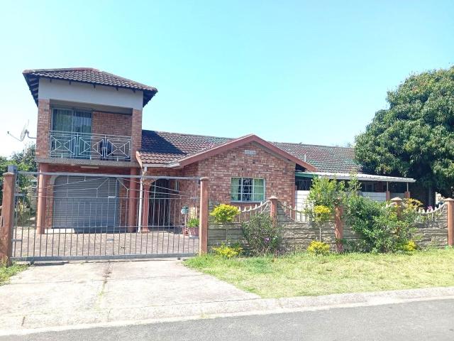 3 Bedroom House For Sale in Aquadene