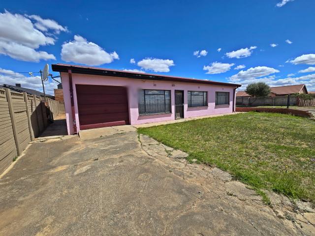 3 Bedroom House For Sale in Botshabelo