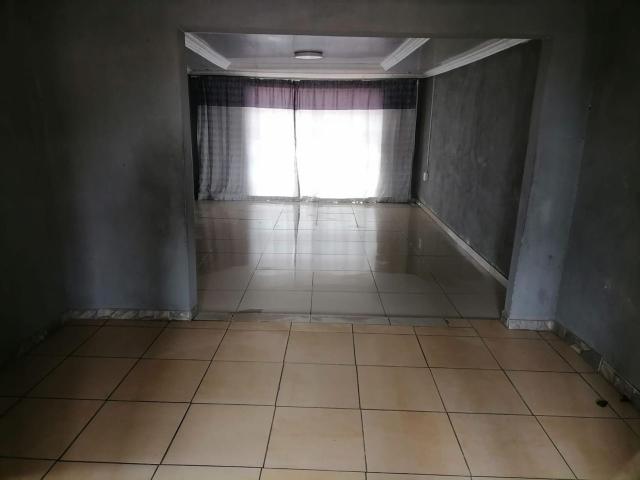 3 Bedroom House For Sale in Bophelong
