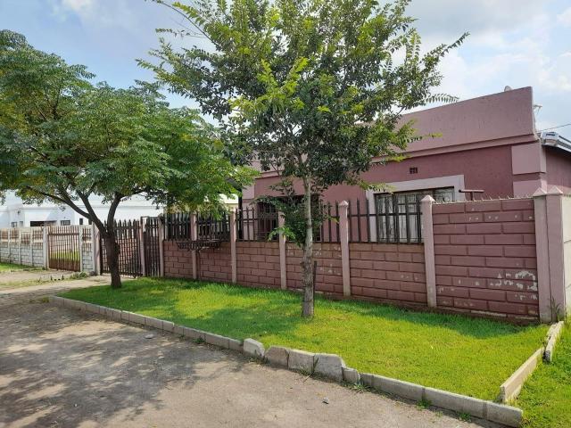 3 Bedroom House For Sale in Bophelong