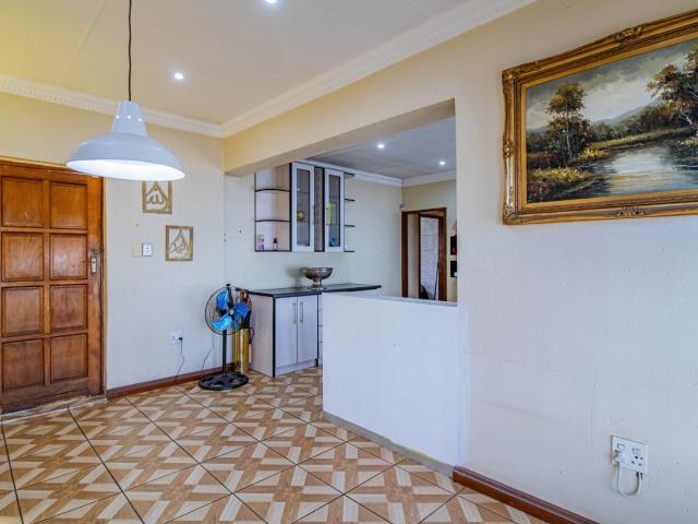 3 Bedroom House For Sale in Bosmont