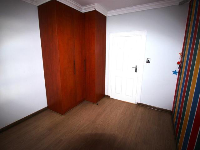 3 Bedroom House For Sale in Bayswater