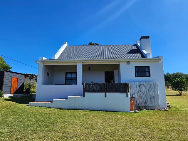 3 Bedroom House For Sale in Baardskeerdersbos