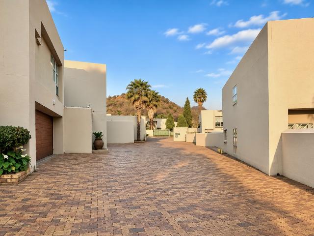 3 Bedroom House For Sale in Bassonia